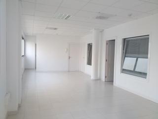 Miete Büro in Buenos Aires - Chamberí - Las Moraditas. Oficina con cuatro plazas de parking incluidas en el precio.