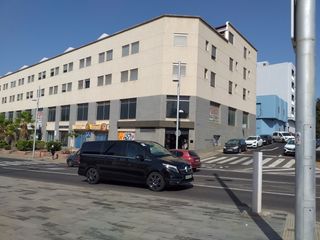 Local Comercial a Taco - Los Andenes - Las Chumbreras. Se vende local comercial en primera línea, válido ric.