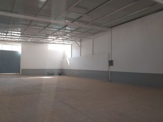 Miete Fabrikhalle in Granadilla de Abona ciudad. Se alquila localnave en la zona de san isidro, granadilla