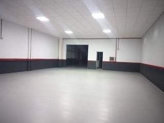 Miete Fabrikhalle in Las Chafiras. Nave industrial con zona de recepción, almacén y espacio exterio
