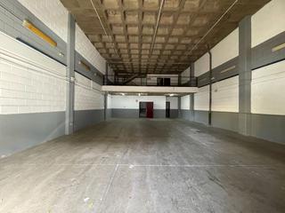 Location Bâtiment à usage industriel à Buenos Aires - Chamberí - Las Moraditas. Nave industrial con oficinas en polígono costa sur