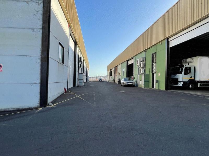 Foto 22c407e1-0c01-489b-8902-e3999fd1f139. Rent industrial building in Arafo