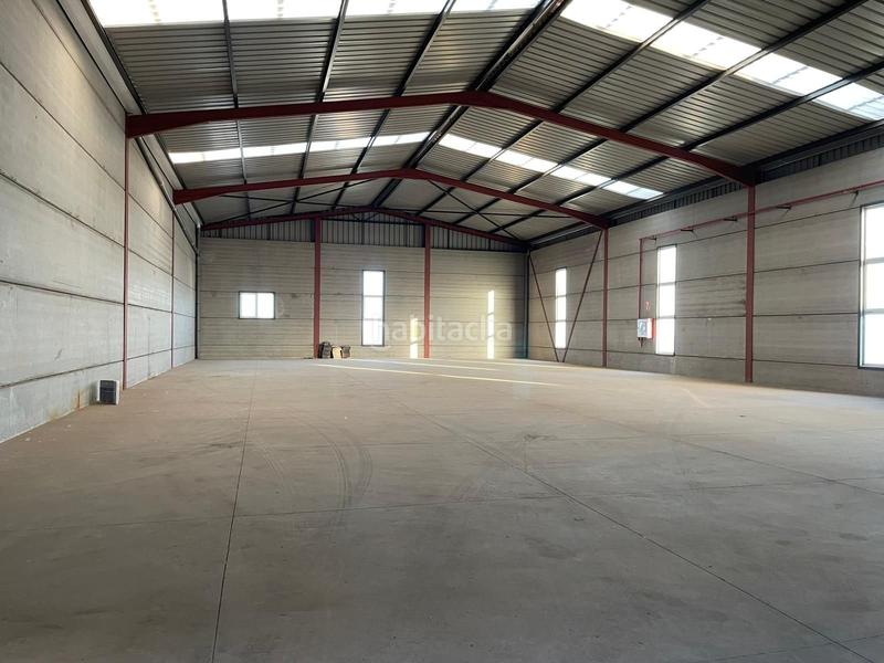 Foto 4aaec0a5-425e-4b21-8ad1-c614050d56cb. Rent industrial building in Arafo