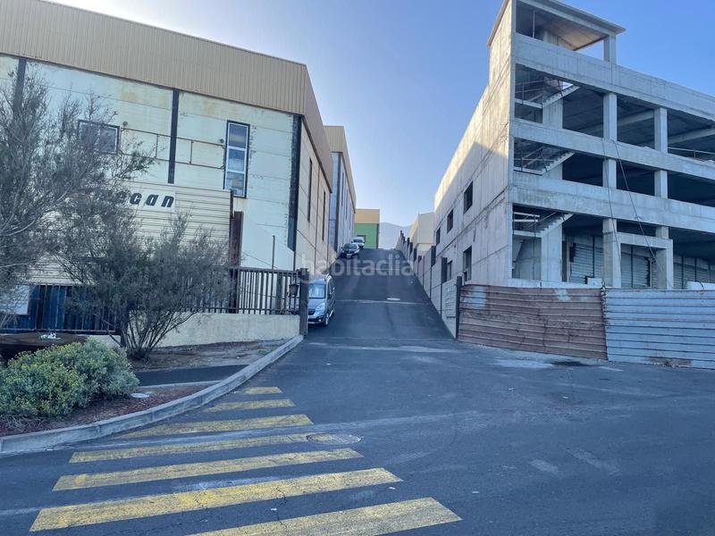 Foto 560e81a7-77d0-403a-9cba-2d12b4e60033. Rent industrial building in Arafo