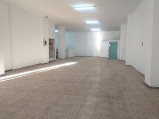 Local Comercial a Taco - Los Andenes - Las Chumbreras. Local comercial muy bien ubicado y válido para ric, con posibili