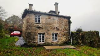 Casa  N/a. Nexo vigo inmobiliaria ref :3925.casa de tres plantas construida