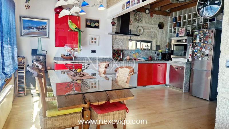 Foto 5a9c4c14-3b09-4175-a24a-0feab8ef8609. Casa chalet con vistas en loureiro, en Bueu