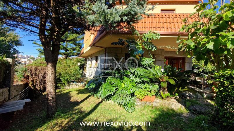 Foto 433bc204-1a67-4ba8-a95a-43bf9c42aa4a. Haus mit parking in Lavadores Vigo