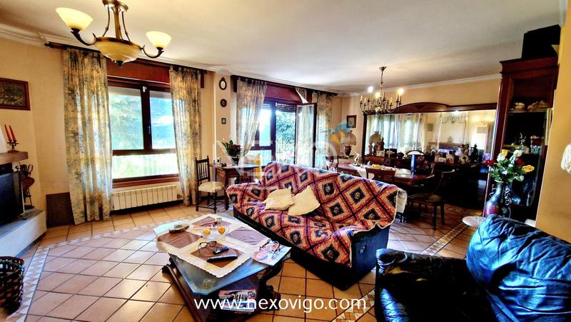 Foto 43a8cb19-f3a9-48f9-9781-de34e27fc24c. Haus mit parking in Lavadores Vigo