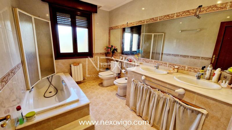 Foto cc171b23-550f-4c4f-bdf7-fb75d0815708. Haus mit parking in Lavadores Vigo