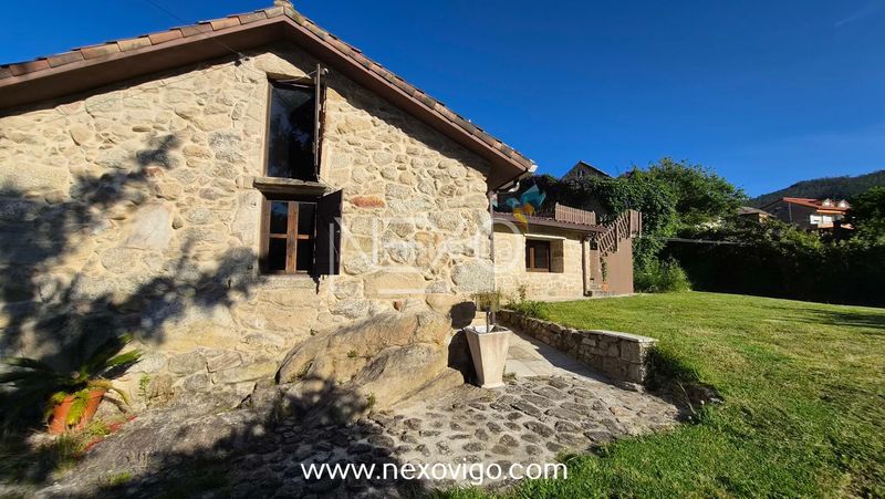 Foto b750fee0-ac79-4ad8-b311-33f3ff050257. Casa amb aparcament a Moaña