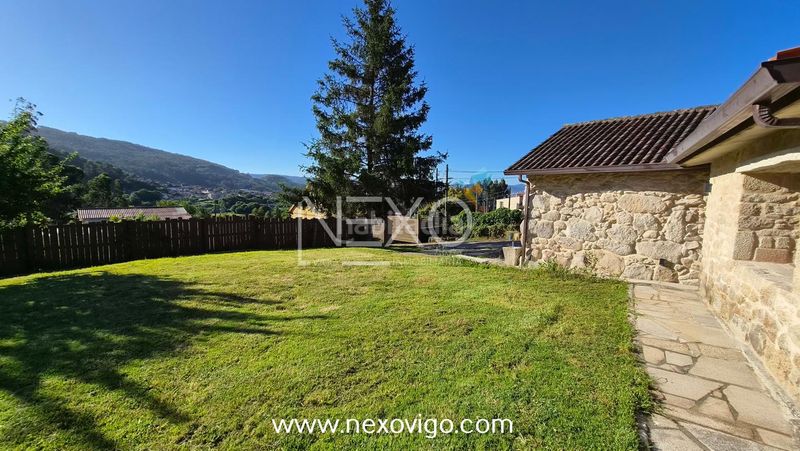 Foto cd1af878-ae3f-448e-b10d-a17ad870080b. Casa amb aparcament a Moaña
