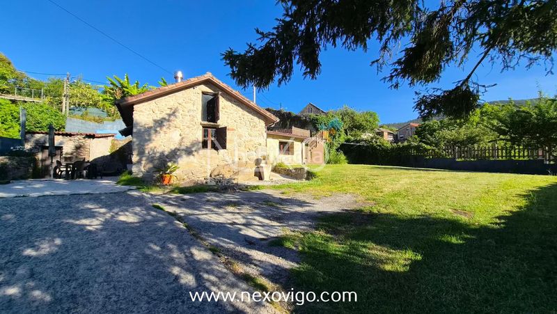Foto e490138f-a72b-47b5-8b2c-e22850099d5a. Casa amb aparcament a Moaña
