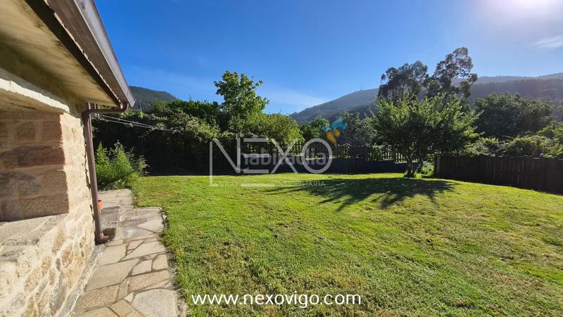 Foto f9129a9e-370d-442f-b90a-fb0fa87eb2ce. Casa amb aparcament a Moaña