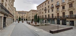 Local Comercial en Das camelias 78. Exclusivo local en plaza de la constitucin