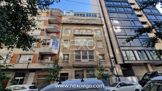 Pis  Rúa serafín avendaño. Piso zona rosalía de castro de 212m2 a reformar