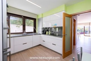 Casa  Rúa do seixo. Chalet independiente en beade con piscina