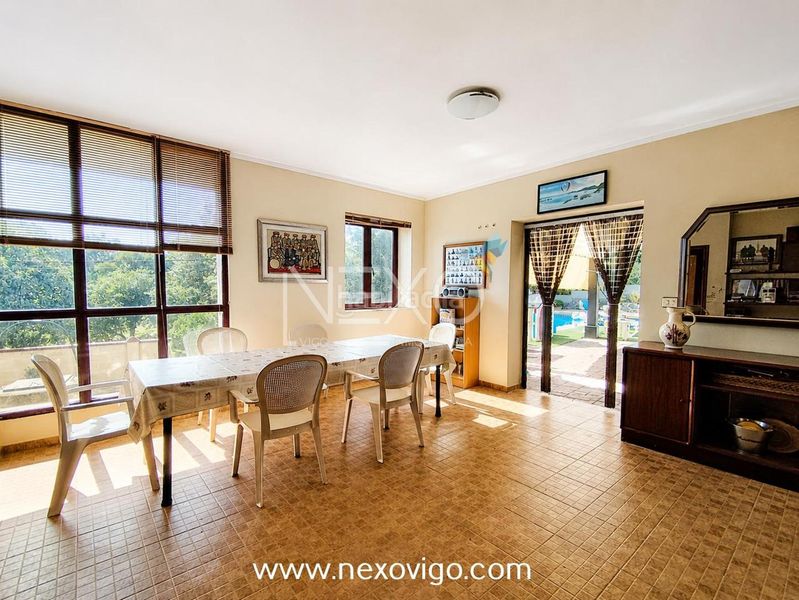 Foto 515f20d8-4825-46de-87fc-2bd609acd33c. Casa amb calefacció aparcament piscina a O Hío Cangas