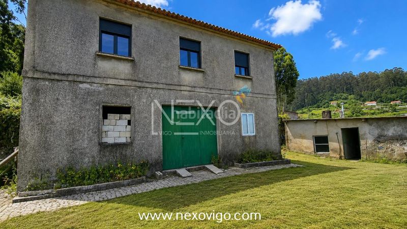 Foto b06c0742-0304-4917-8404-ee7a3c434960. Casa amb aparcament a Marín