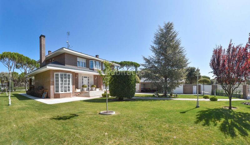 Foto 45278f8f-502a-424a-ad66-90ba4eef8936. Chalet in urbanización el montico 598 in Tordesillas