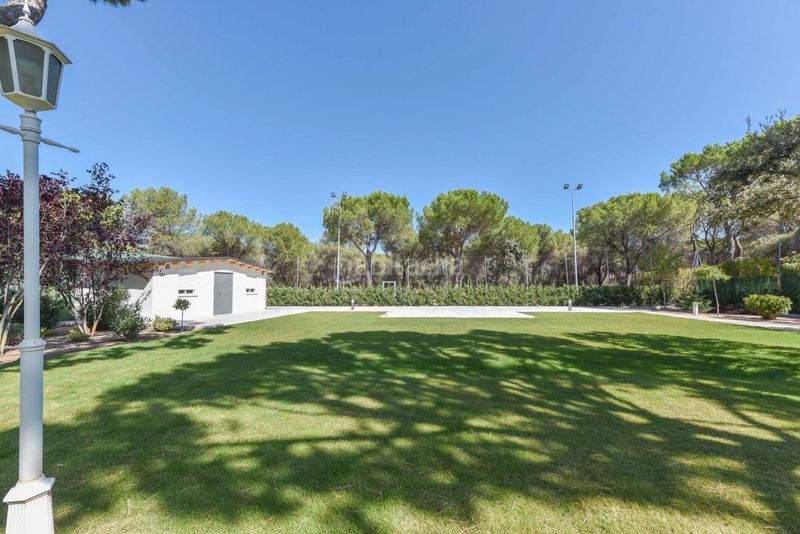 Foto 60be1c5e-97d1-431f-8171-d8fc2c85ffac. Chalet in urbanización el montico 598 in Tordesillas
