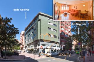 Appartement à Calle abierta 2. Precioso piso en la esquina de la av. segovia con la peatonal ca