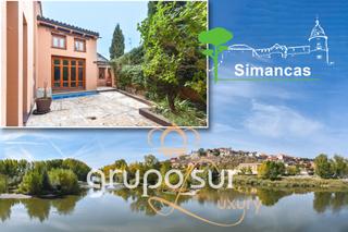 Xalet en Camino huelga 33. Exclusivo chalet, construido en el ao 2003 en el casco histric