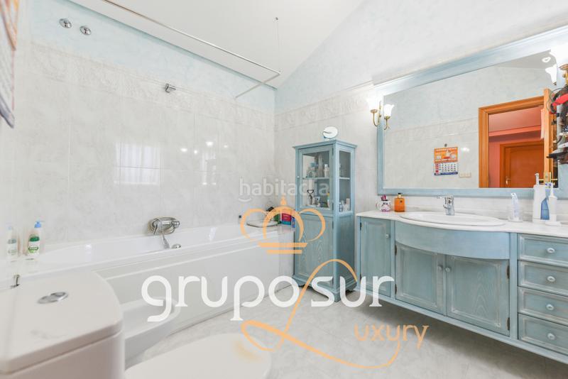 Foto a1f02716-d4c1-41bf-a123-e9736f63d0ee. Chalet in calle de la fuente dEl Berrocal 1 in El Berrocal Valladolid