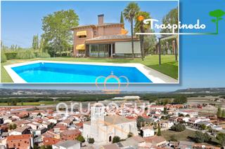 Xalet a Vp-2303 68. Espectacular chalet independiente con piscina privada en traspin