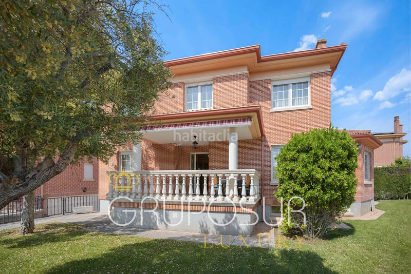 Foto 421f2e83-3e4e-44c3-af50-7551686041d9. Chalet in calle avellano 1 in Simancas