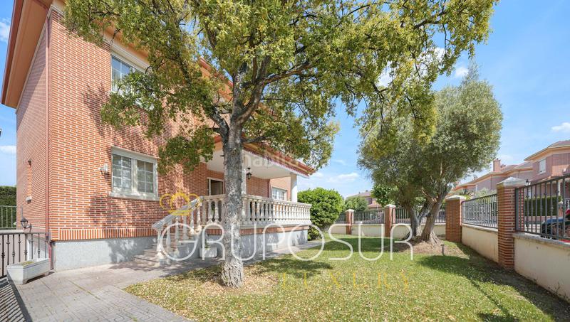 Foto 862db2c9-1bbb-48c2-ac2f-d10750abe7d6. Chalet in calle avellano 1 in Simancas