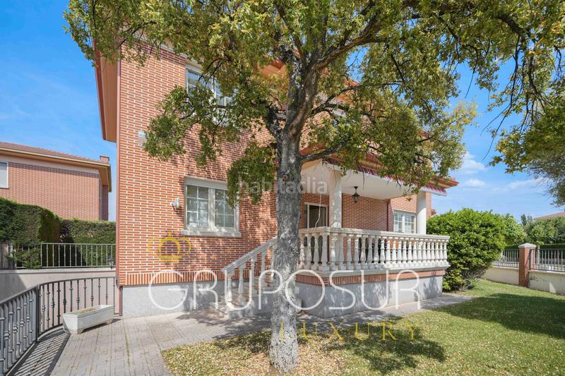 Foto 8fab15de-46f8-4b26-82da-d9d0cfff9230. Chalet in calle avellano 1 in Simancas