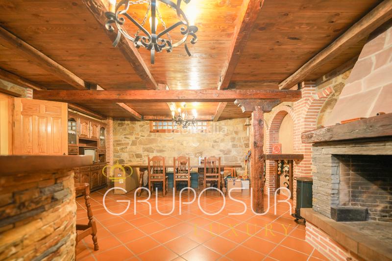 Foto aed9a046-64c5-4d95-8025-65c9e755cf4f. Chalet in calle avellano 1 in Simancas