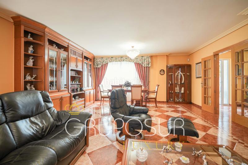 Foto bc444ba0-eb7f-42be-8c6a-716383d1bfd6. Chalet in calle avellano 1 in Simancas