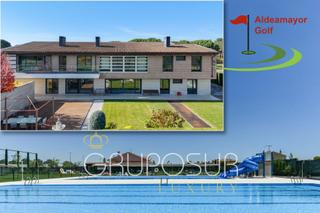 Xalet a Avenida de las navas 27. Exclusivo chalet de lujo  de vanguardia con piscina privada en a
