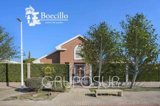 Chalet à Calle almendro 21. Magnífico chalet independiente en el casco urbano de boecillo, a