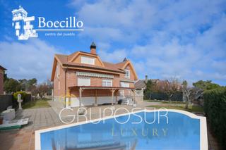 Chalet  Calle almendro. Precioso chalet independiente con piscina privada en la urb. el
