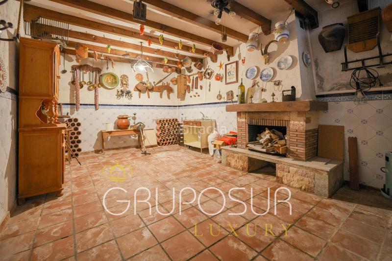 Foto 66420a18-955f-400b-9401-b718c2f719b6. Chalet con camino riscaldamento parcheggio piscina in Boecillo