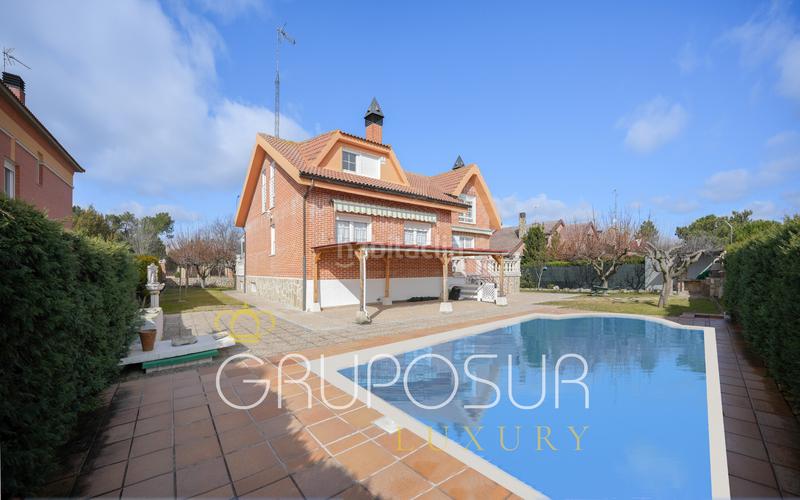 Foto 75b98248-642c-41c7-bc41-4e2247fcc5bc. Chalet con camino riscaldamento parcheggio piscina in Boecillo