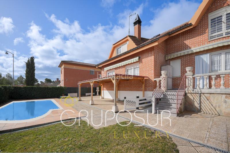 Foto 77a37af9-3c0c-4516-bdc4-5d8ac618ecbd. Chalet con camino riscaldamento parcheggio piscina in Boecillo