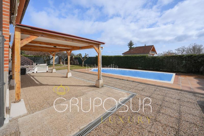 Foto 8fbd7231-0e39-43bf-b9d0-26d56ce54d1e. Chalet con camino riscaldamento parcheggio piscina in Boecillo