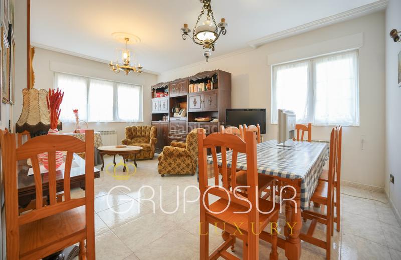 Foto 9b19c6d6-b27f-4bc4-a85a-ebd498f738e0. Chalet con camino riscaldamento parcheggio piscina in Boecillo