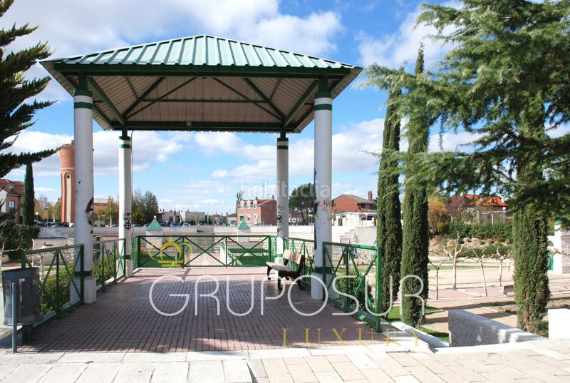 Foto 9db2ce98-5990-45ac-8f64-e3da3cc3a035. Chalet con camino riscaldamento parcheggio piscina in Boecillo