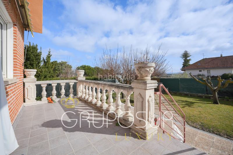 Foto ba3cf6f1-9f7c-4813-8713-bf7ed4467251. Chalet con camino riscaldamento parcheggio piscina in Boecillo