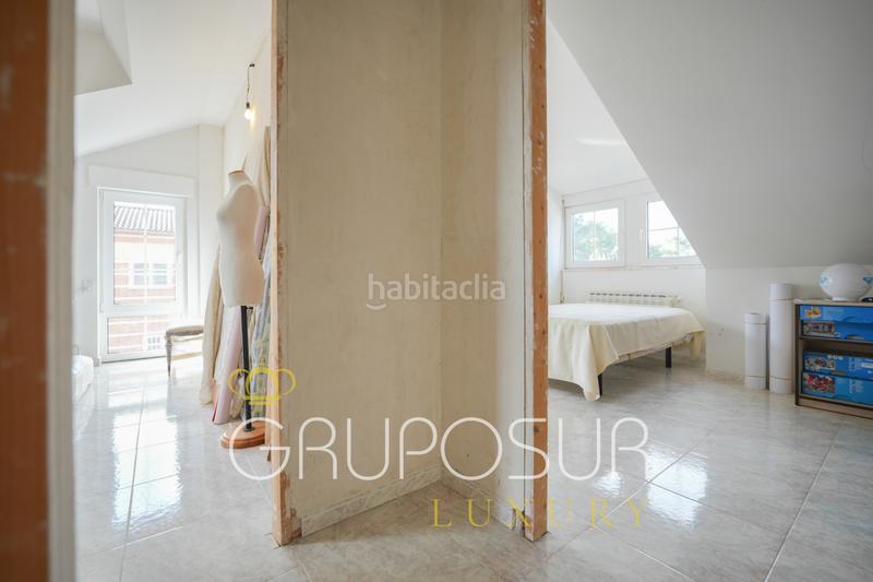 Foto f21abf0e-df85-43ad-ac20-8155ff4bd1f8. Chalet con camino riscaldamento parcheggio piscina in Boecillo