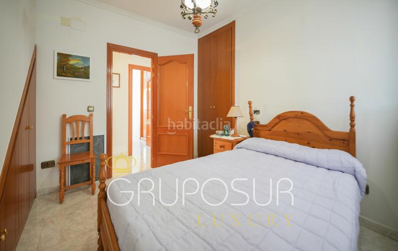 Foto fc10ea98-da5e-4658-bf9a-f9794e052832. Chalet con camino riscaldamento parcheggio piscina in Boecillo