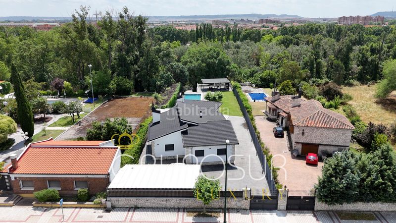 Foto 096617b7-d45d-49ab-9b60-29a625e0b9ec. Chalet in camino del cabildo 23p in La Victoria - Puente Jardín Valladolid