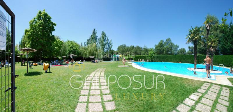 Foto 1b615b3c-6fc1-46e2-bb8d-dd2a2887b85d. Chalet en avenida Boecillo 74 exclusivo chalet con piscinas y zonas comunitarias en la urbanización pago la barca, , valladolid en Boecillo