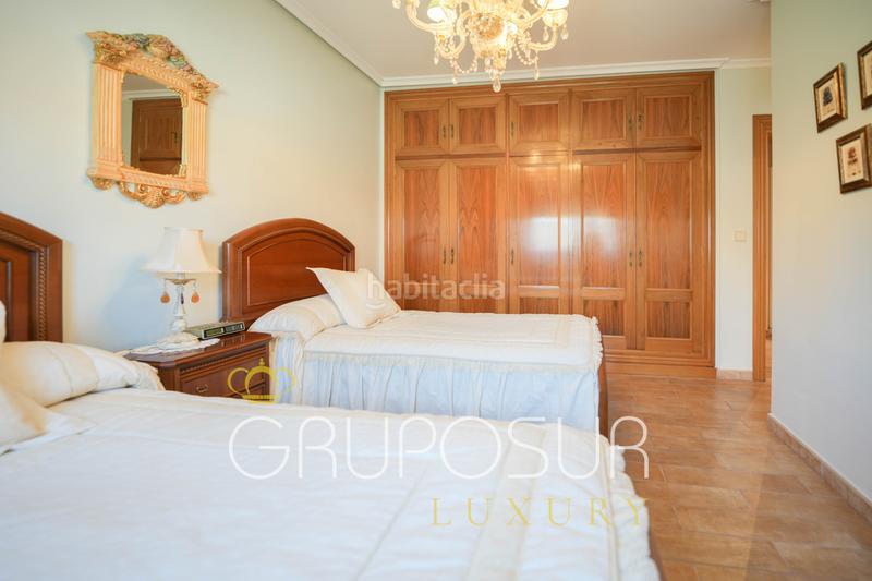 Foto 29a94e91-dee2-4105-b899-93c2c54f1785. Chalet en avenida Boecillo 74 exclusivo chalet con piscinas y zonas comunitarias en la urbanización pago la barca, , valladolid en Boecillo