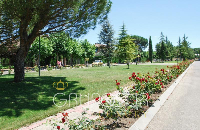 Foto 502173be-6b38-4dcc-901a-3e2fac30d85b. Chalet en avenida Boecillo 74 exclusivo chalet con piscinas y zonas comunitarias en la urbanización pago la barca, , valladolid en Boecillo